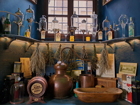 Bar Guide With Absinth Shot