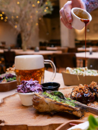 3-retters middag med spareribs Praha