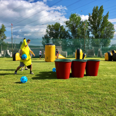 51kVkP3vF1lA4GfZrrxfl8-giant-beer-pong-prague-5.jpg image 6