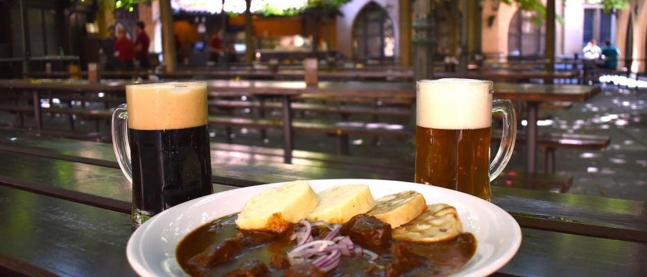 Praha Gulasjmiddag på mikrobryggeri image 1