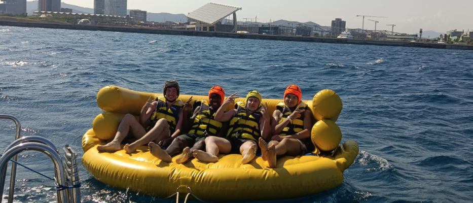 Barcelona Crazy Sofa image 1