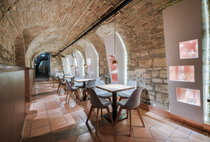 Budapest Palinka-smaking image 3