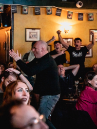 Bartur med guide og gratis øl Praha